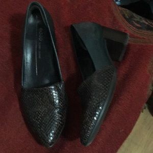 Vintage, 1990s, ECCO Danish design, 2 -toned leather heels. Eur37, US6